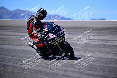 media/Mar-25-2024-Moto Forza (Mon) [[8d4319bd68]]/4-Novice Group/Session 3 (Bowl)/